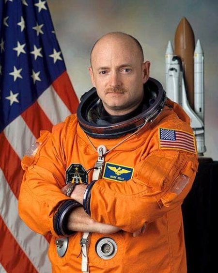 – 201104mark kelly