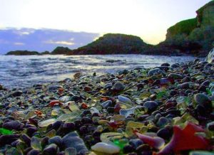 – 201110glass beach 2