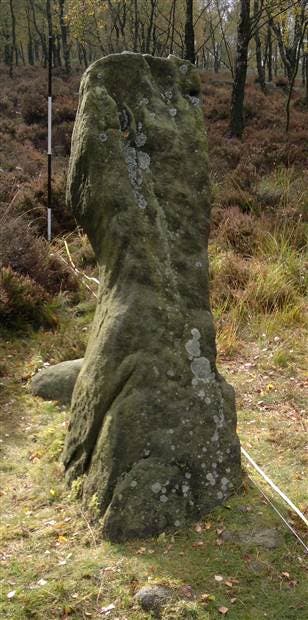 A 4,000-year-old monolith located at a ridge called Gardom's Edge in the Peak District National Park near Manchester, which most likely served as an astronomical tool to mark the seasons, astronomers believe. (C) D. Brown / Nottingham Trent University