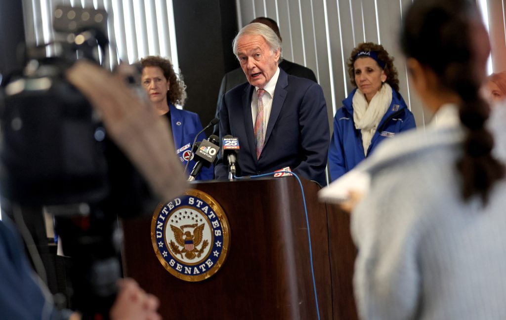 &ndash; 202403markeyms07 c2cc7c