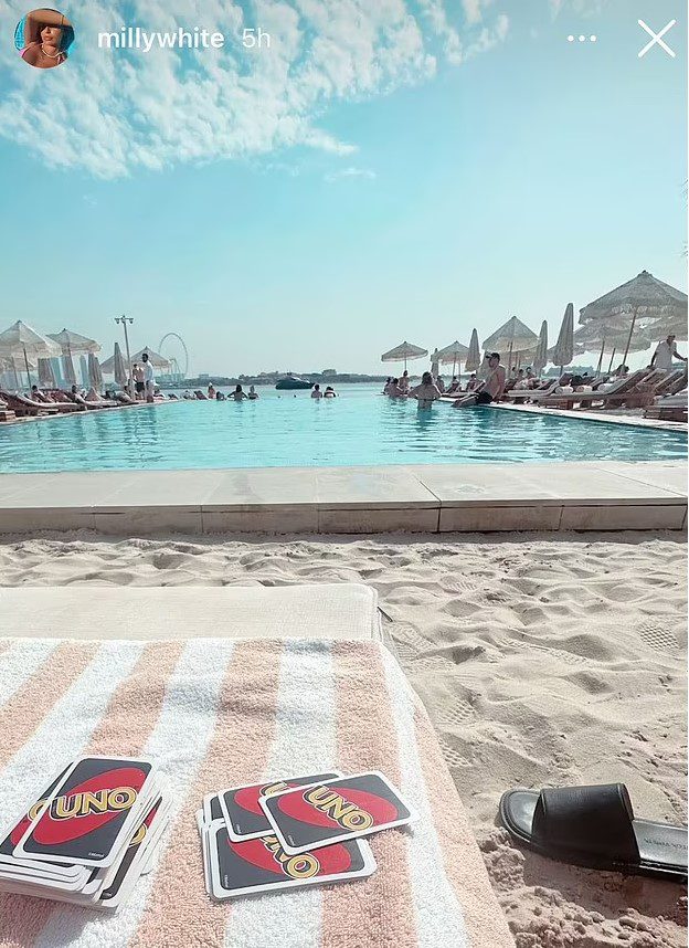 Ben White played Uno on the beach with his wife Milly (Picture: @millywhite)