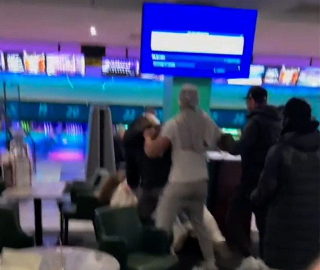 Grabs: Chaotic brawl inside Bexleyheath Bowling Alley