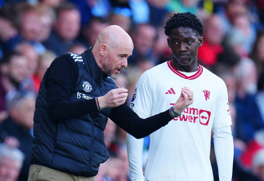 Mainoo receiving instructions from United boss Erik ten Hag