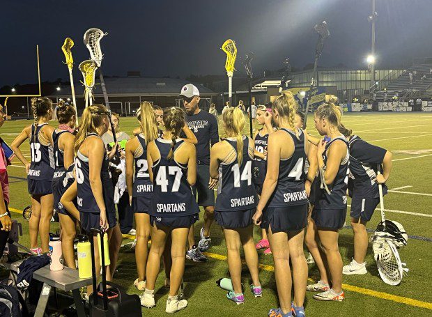 Springfield huddles during its game against Wissahickon on Wednesday, May 8, 2024. (Andrew Robinson/For MediaNews Group)